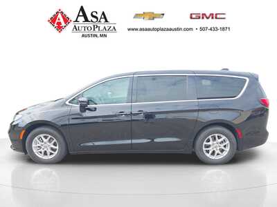 2025 Chrysler Pacifica, $29950. Photo 12