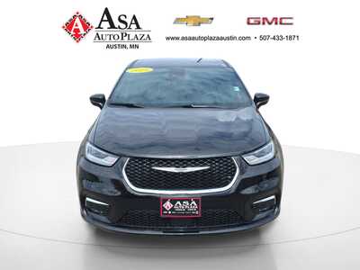 2025 Chrysler Pacifica, $29950. Photo 3