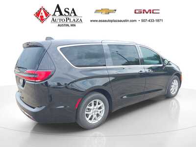 2025 Chrysler Pacifica, $29950. Photo 7