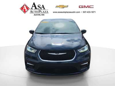 2025 Chrysler Pacifica, $27950. Photo 3