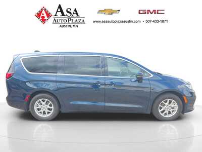 2025 Chrysler Pacifica, $27950. Photo 6