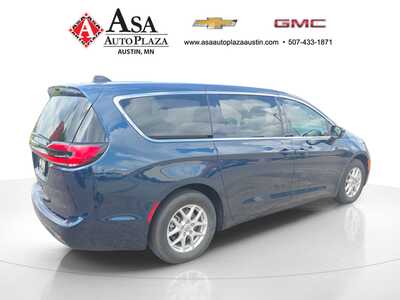 2025 Chrysler Pacifica, $27950. Photo 7