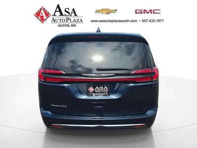 2025 Chrysler Pacifica, $27950. Photo 9