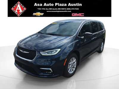 2025 Chrysler Pacifica, $27950. Photo 1