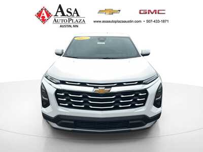 2027 Chevrolet Equinox, $35645. Photo 4