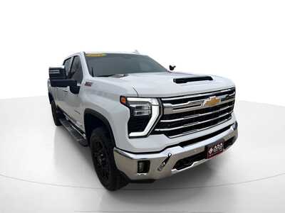 2024 Chevrolet 2500 Crew Cab, $0. Photo 3