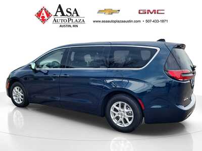 2025 Chrysler Pacifica, $32350. Photo 11