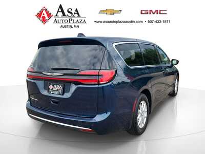 2025 Chrysler Pacifica, $32350. Photo 8