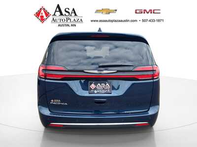 2025 Chrysler Pacifica, $32350. Photo 9