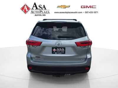 2019 Toyota Highlander, $26450. Photo 10