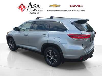 2019 Toyota Highlander, $26450. Photo 11