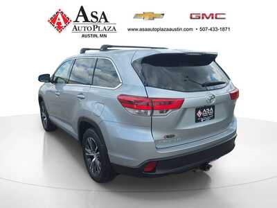2019 Toyota Highlander, $26450. Photo 12