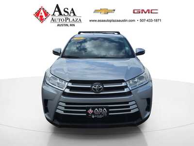 2019 Toyota Highlander, $26450. Photo 4