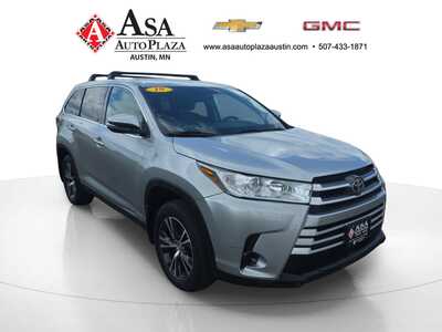 2019 Toyota Highlander, $26450. Photo 5