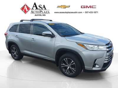 2019 Toyota Highlander, $26450. Photo 6
