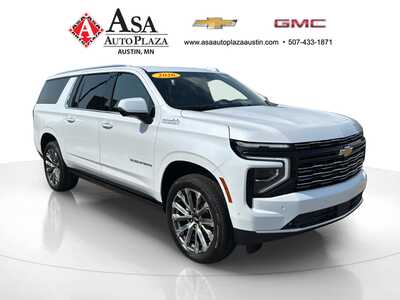2026 Chevrolet Suburban, $0. Photo 4