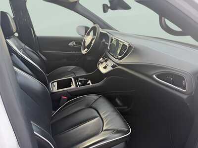 2025 Chrysler Pacifica, $0. Photo 9