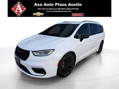 2025 Chrysler Pacifica, $0. Photo 1