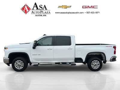 2025 Chevrolet 2500 Crew Cab, $52950. Photo 12