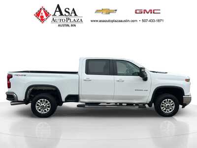 2025 Chevrolet 2500 Crew Cab, $52950. Photo 6