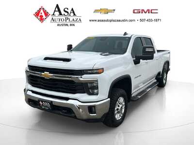 2025 Chevrolet 2500 Crew Cab, $52950. Photo 1