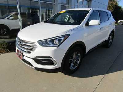 2018 Hyundai Santa Fe, $18297. Photo 2