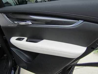 2023 Cadillac XT6, $43257. Photo 11