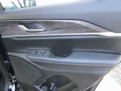 2023 Jeep Grand Cherokee, $43321. Photo 12