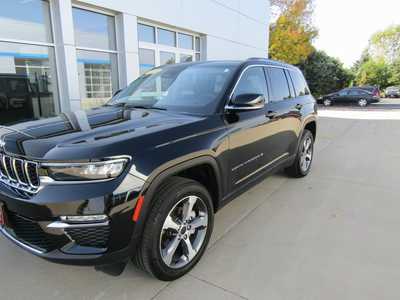 2023 Jeep Grand Cherokee, $43321. Photo 2
