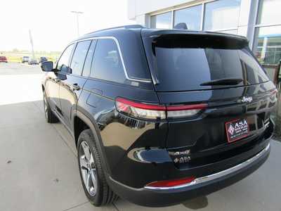 2023 Jeep Grand Cherokee, $43321. Photo 7