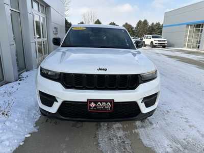 2023 Jeep Grand Cherokee, $33071. Photo 3