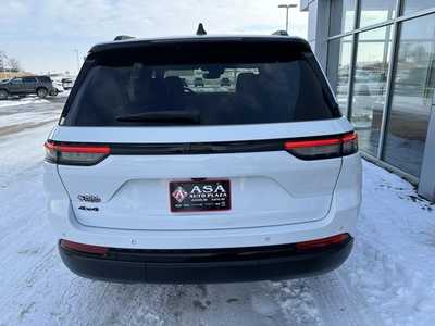 2023 Jeep Grand Cherokee, $33071. Photo 6