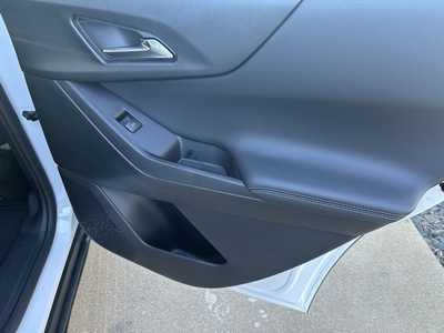 2025 Chevrolet Equinox, $31488. Photo 11