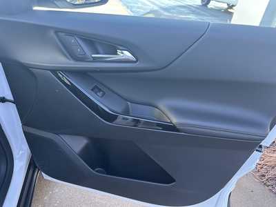 2025 Chevrolet Equinox, $31488. Photo 9