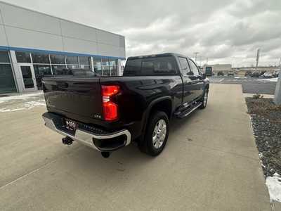 2021 Chevrolet 2500 Crew Cab, $49537. Photo 5