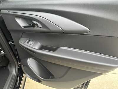 2025 Chevrolet TrailBlazer, $29280. Photo 11