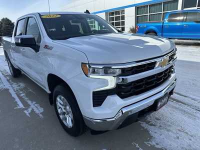 2022 Chevrolet 1500 Crew Cab, $40893. Photo 4