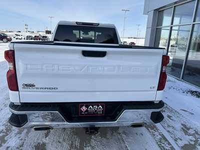 2022 Chevrolet 1500 Crew Cab, $40893. Photo 6