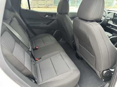 2025 Chevrolet Equinox, $32595. Photo 10