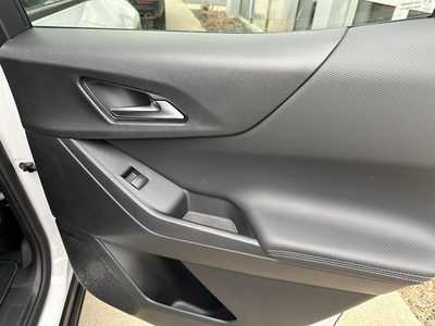 2025 Chevrolet Equinox, $32595. Photo 11