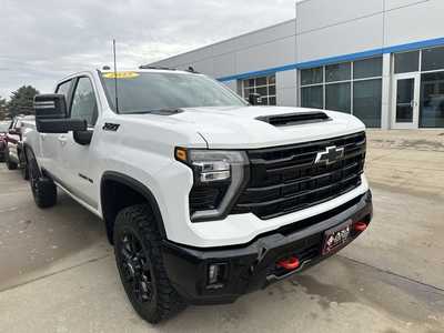 2025 Chevrolet 3500 Crew Cab, $73945. Photo 4