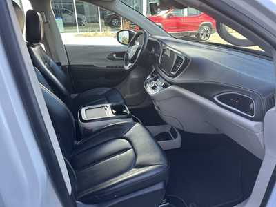 2023 Chrysler Pacifica, $34899. Photo 10