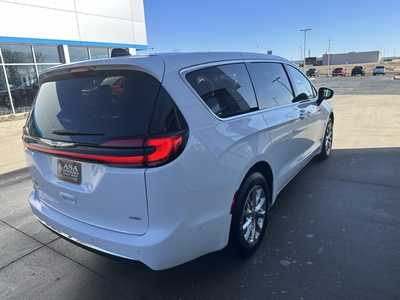 2023 Chrysler Pacifica, $34899. Photo 4