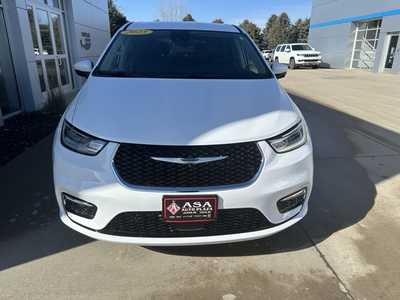 2023 Chrysler Pacifica, $34899. Photo 5