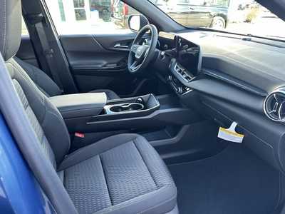 2025 Chevrolet Equinox, $32595. Photo 10
