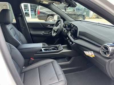 2025 Chevrolet Equinox, $32145. Photo 10