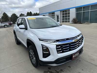2025 Chevrolet Equinox, $32145. Photo 4