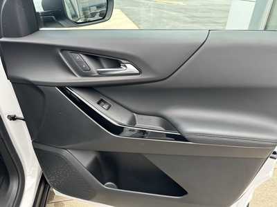 2025 Chevrolet Equinox, $32145. Photo 9