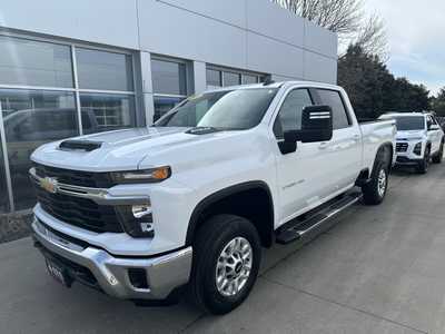 2024 Chevrolet 2500 Crew Cab, $51577. Photo 2