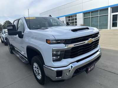 2024 Chevrolet 2500 Crew Cab, $51577. Photo 4